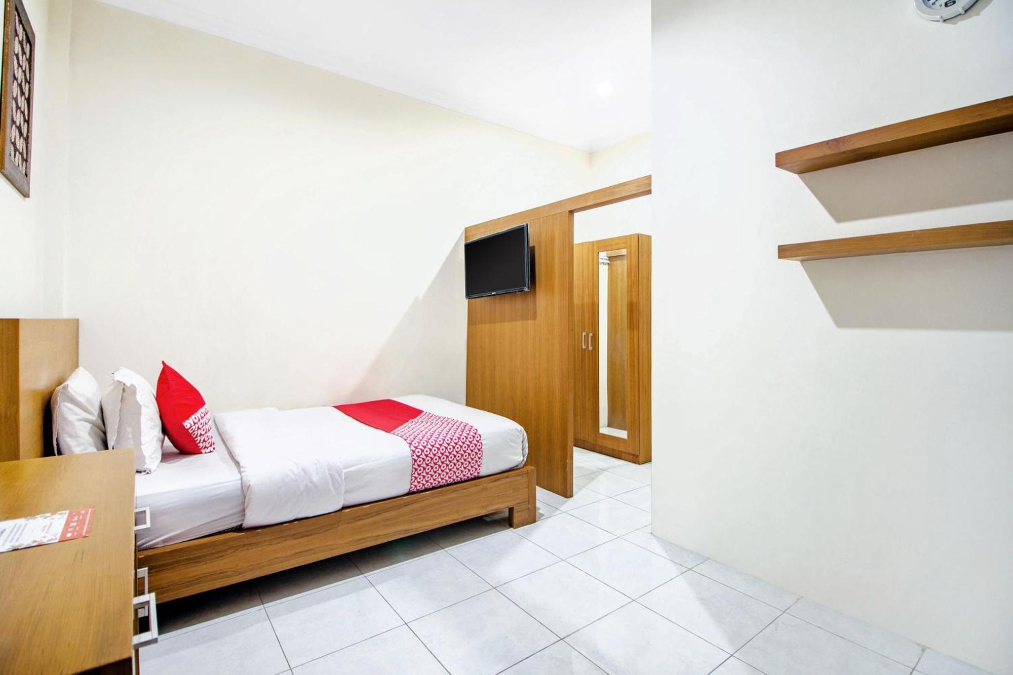 Super Oyo 250 De'Gadri Ndalem Hotel Jarakan Bagian luar foto